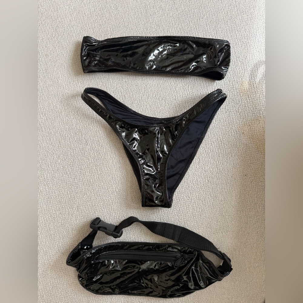 Triangl bikini top and bottom set faux leather / latex